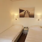 Klintholm Marina Park Bed & Breakfast *