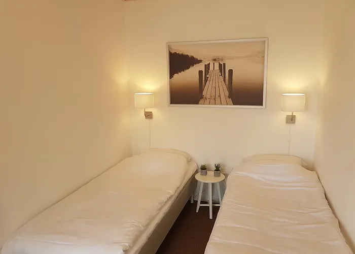 Klintholm Marina Park Bed & Breakfast *